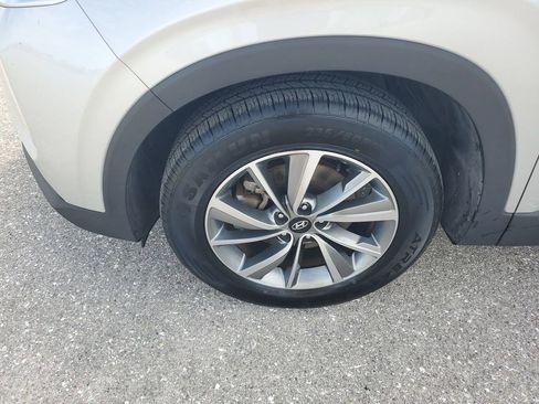 Used 2019 Hyundai Santa Fe Limited image 18