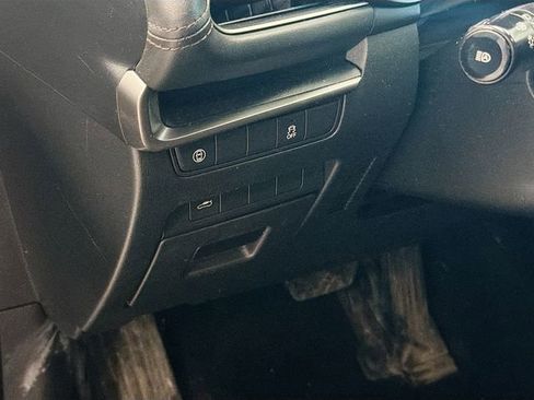 Used 2020 MAZDA MAZDA3 Sedan image 10