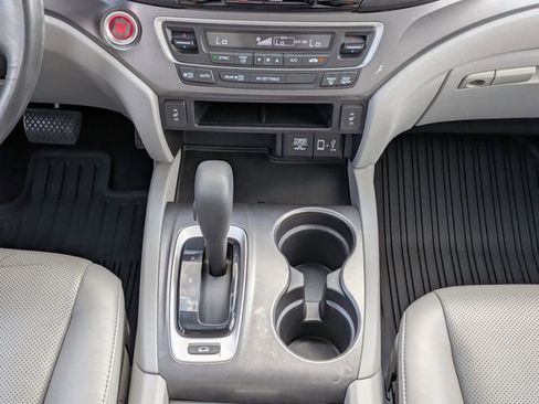 Used 2018 Honda Ridgeline RTL-T image 17