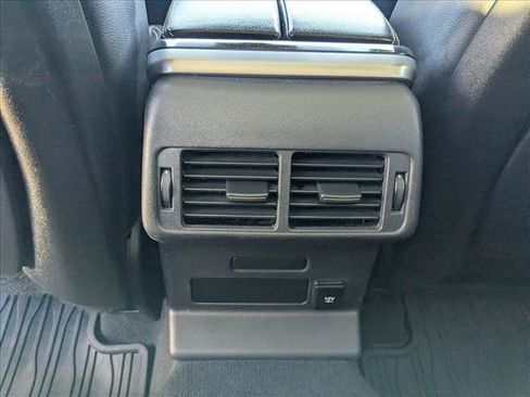 Used 2018 Land Rover Range Rover Velar S image 19