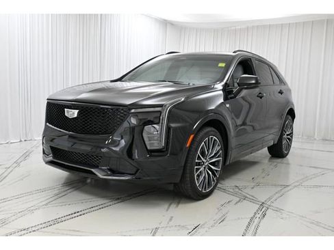 Used 2024 Cadillac XT4 Sport image 4