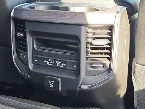 New 2026 RAM 3500 Laramie AWD/4WD image 31