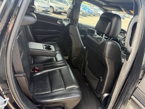 Used 2019 Jeep Grand Cherokee Limited w/ Luxury Group II AWD/4WD image 16