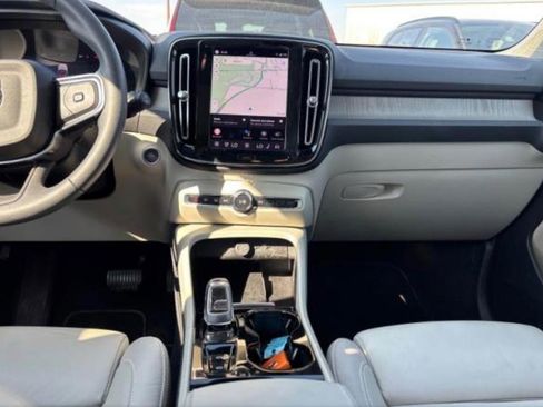 Used 2023 Volvo XC40 B5 Plus w/ Driver Assist Package image 8