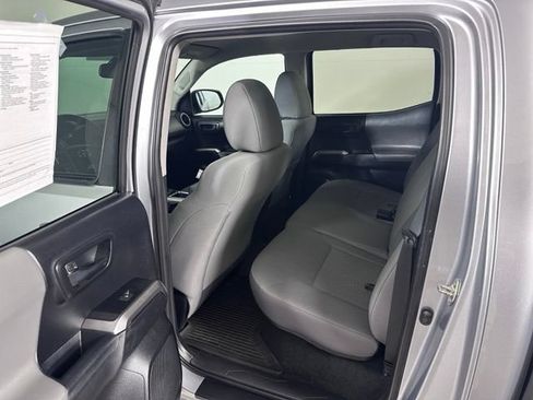 Used 2019 Toyota Tacoma SR5 AWD/4WD image 14