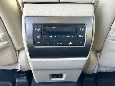Used 2023 Lexus GX 460 Premium w/ Accessory Package AWD/4WD image 28