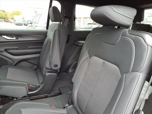 New 2025 Jeep Grand Cherokee L Laredo AWD/4WD image 13