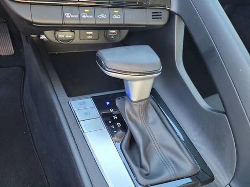 Used 2023 Hyundai Elantra SEL image 22