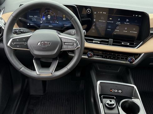 Certified 2026 Chevrolet Equinox ACTIV w/ LPO, Floor Liner Package image 11