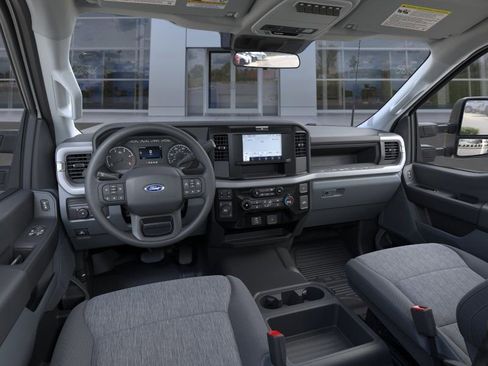 New 2026 Ford F550 4x4 Regular Cab Super Duty w/ XL Chrome Package image 38