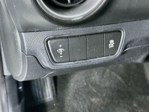 Used 2022 Kia Forte LXS FWD image 17