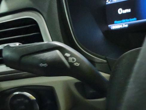 Used 2018 Ford Fusion SE w/ Fusion SE Technology Package image 16