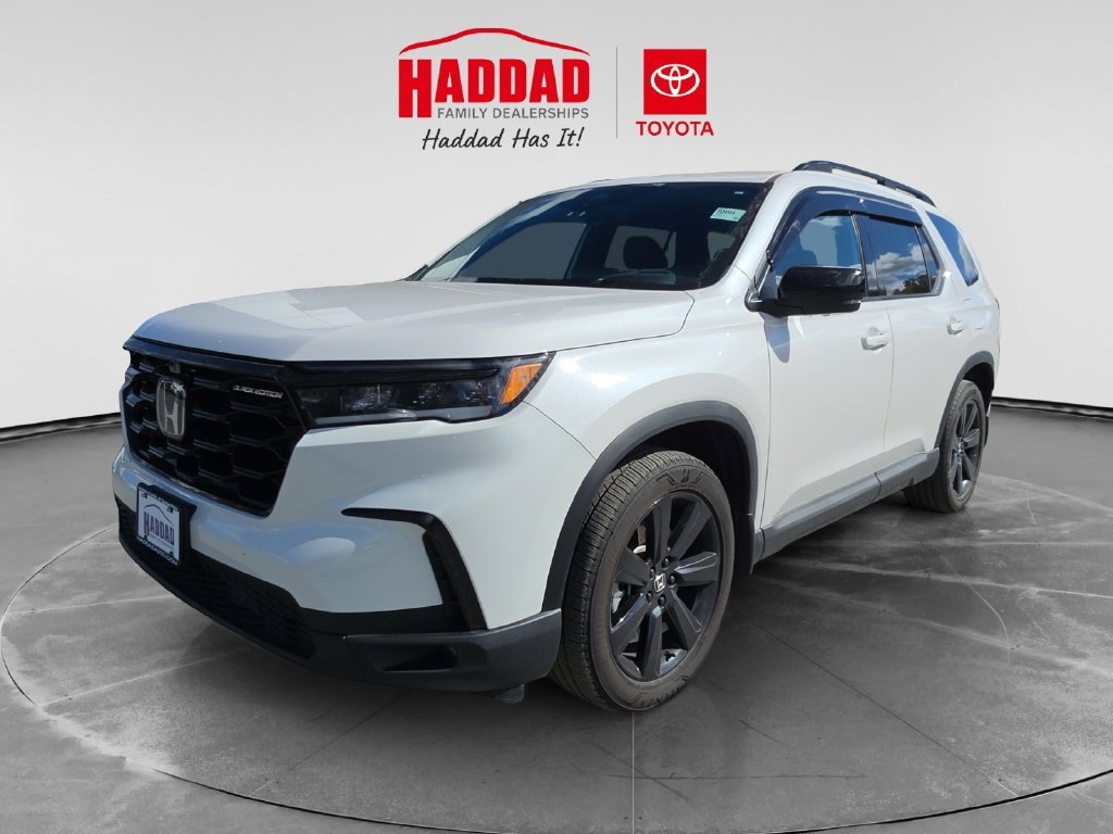 Used 2025 Honda Pilot Black Edition image 1