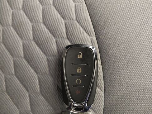 Used 2020 Chevrolet Equinox LS AWD/4WD image 32