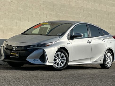 Used 2021 Toyota Prius Prime XLE image 8