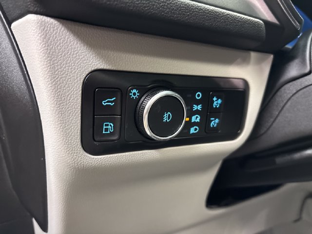 Used 2023 Ford Escape Platinum w/ Premium Technology Package AWD/4WD image 33