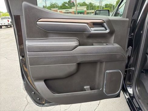 Used 2025 Chevrolet Silverado 1500 LT AWD/4WD image 13