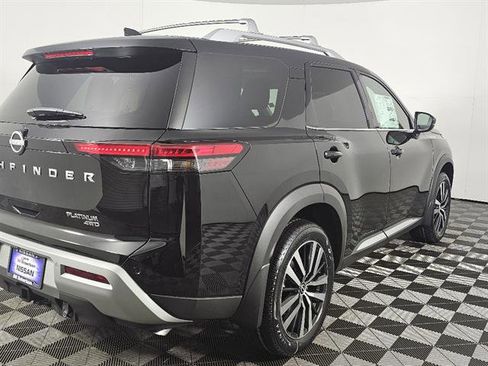 New 2025 Nissan Pathfinder Platinum image 4