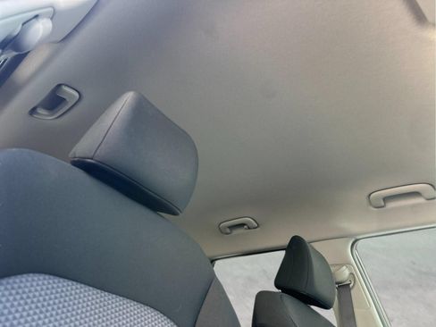 Used 2025 Kia Soul LX w/ LX Technology Package FWD image 17