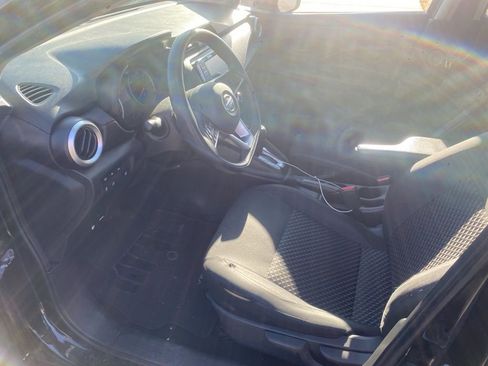 Used 2020 Nissan Versa S image 9