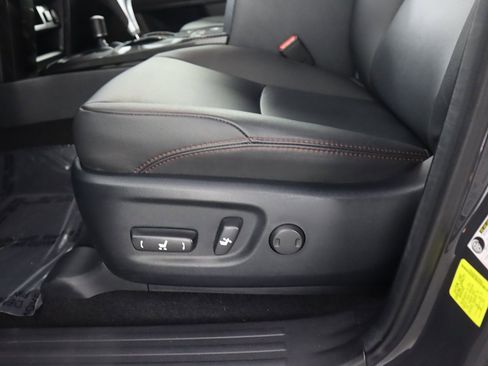 Used 2024 Toyota 4Runner TRD Off-Road Premium image 32