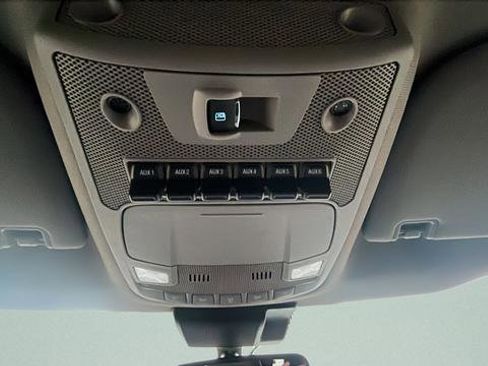 Used 2021 Ford F350 Lariat w/ Chrome Package image 19