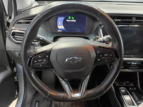 Used 2022 Chevrolet Bolt EUV LT w/ Convenience Package image 13