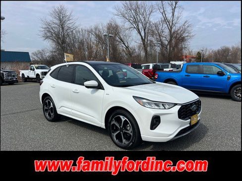 Certified 2024 Ford Escape ST-Line Select w/ Tech Pack #2 AWD/4WD image 1