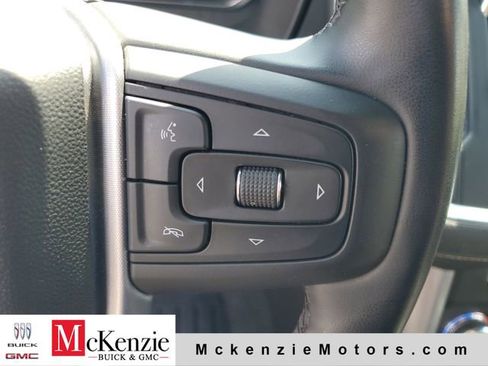 Used 2023 GMC Yukon XL SLT w/ SLT Premium Package AWD/4WD image 13