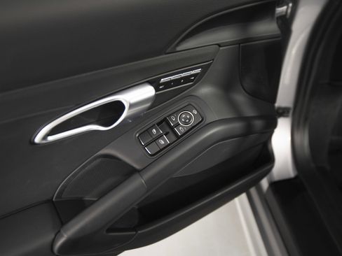 Used 2025 Porsche 718 Cayman image 12