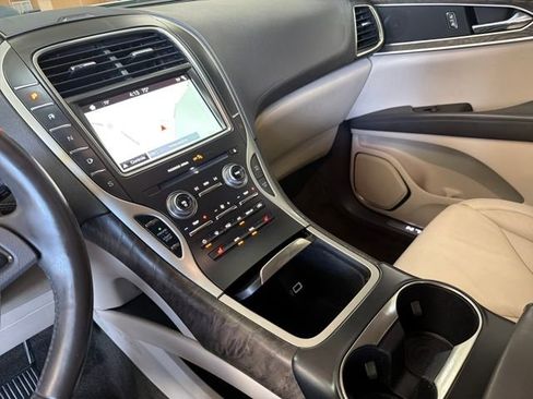 Used 2018 Lincoln MKX Select w/ Select Plus Package image 24