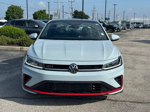 Used 2025 Volkswagen Jetta GLI Autobahn FWD image 2