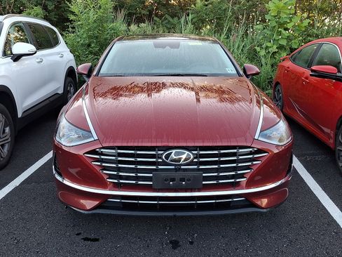 Used 2023 Hyundai Sonata Limited w/ Cargo Package FWD image 2