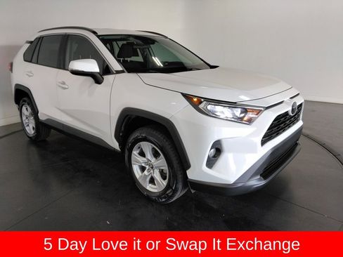 Used 2020 Toyota RAV4 XLE image 3