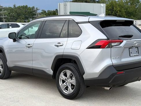Used 2025 Toyota RAV4 LE AWD/4WD image 3
