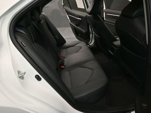 Used 2023 Toyota Camry SE image 16