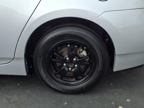 Used 2015 Toyota Prius Two FWD image 4