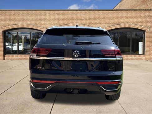 Used 2023 Volkswagen Atlas Cross Sport SE w/ Black Wheel Package AWD/4WD image 4