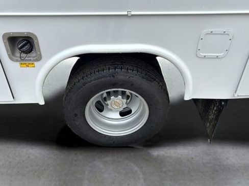 New 2025 Chevrolet Express 3500 w/ Power Convenience Package image 18