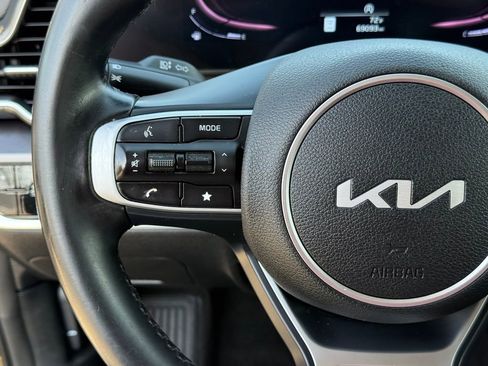 Used 2023 Kia Sportage EX image 15