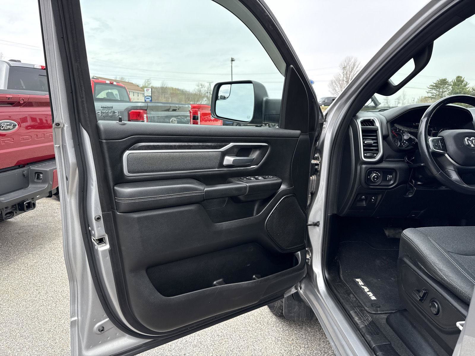 Used 2022 RAM 1500 Big Horn AWD/4WD image 12