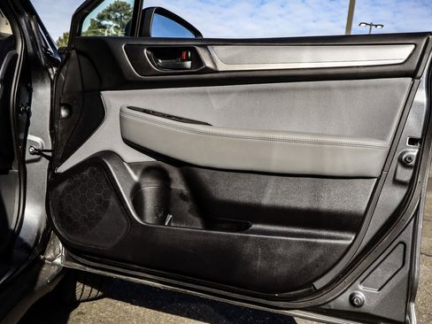 Used 2019 Subaru Outback 2.5i image 35