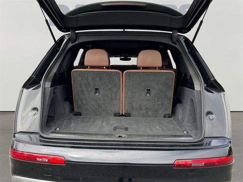 Used 2018 Audi Q7 3.0T Premium image 14