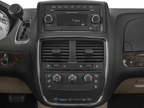Used 2018 Dodge Grand Caravan SXT FWD image 13