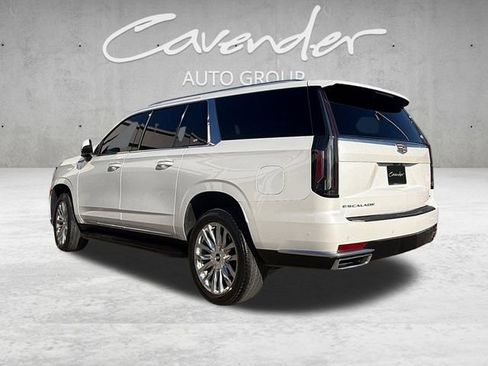 Used 2023 Cadillac Escalade ESV Premium Luxury image 14