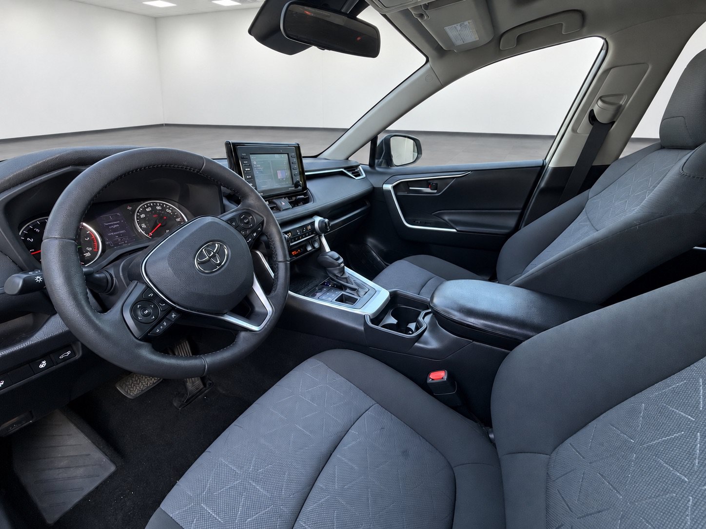 Used 2020 Toyota RAV4 XLE w/ Convenience Package AWD/4WD image 21