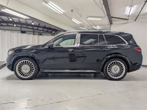Used 2024 Mercedes-Benz Maybach GLS 600 4MATIC image 27
