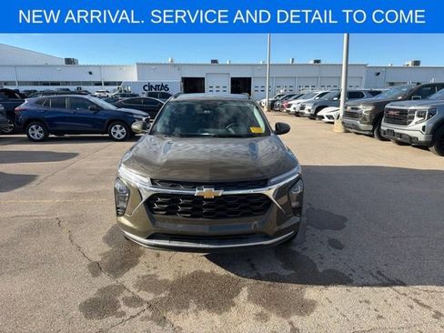 Certified 2024 Chevrolet Trax LT w/ Driver Confidence Package FWD image 3
