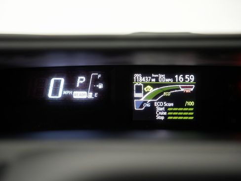 Used 2015 Toyota Prius C One image 17