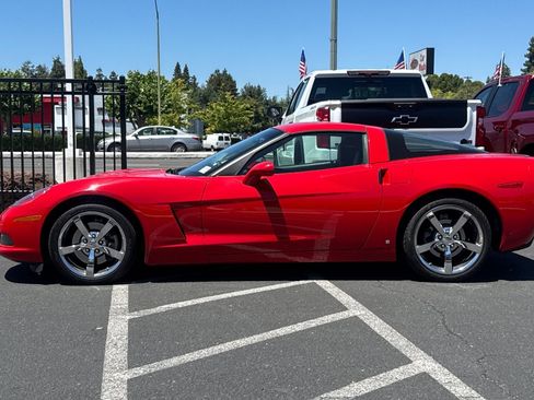 Used 2008 Chevrolet Corvette Coupe w/ Preferred Equipment Group RWD image 8